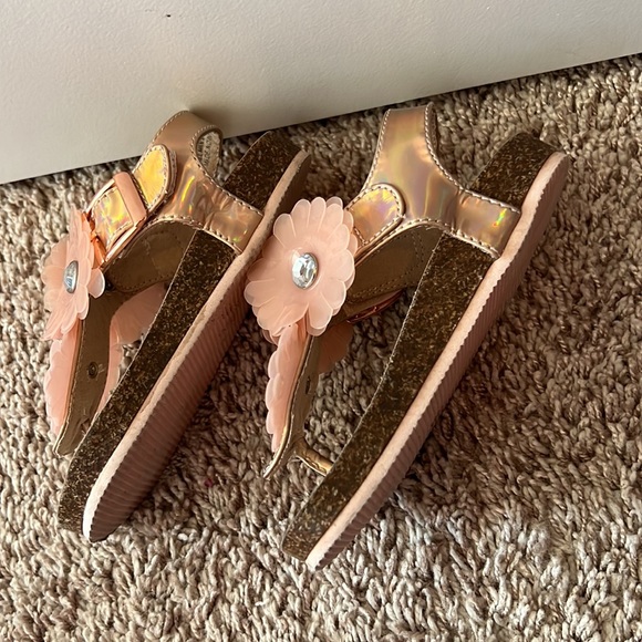 These sandals are super comfortable and in great condition. - Picture 3 of 5